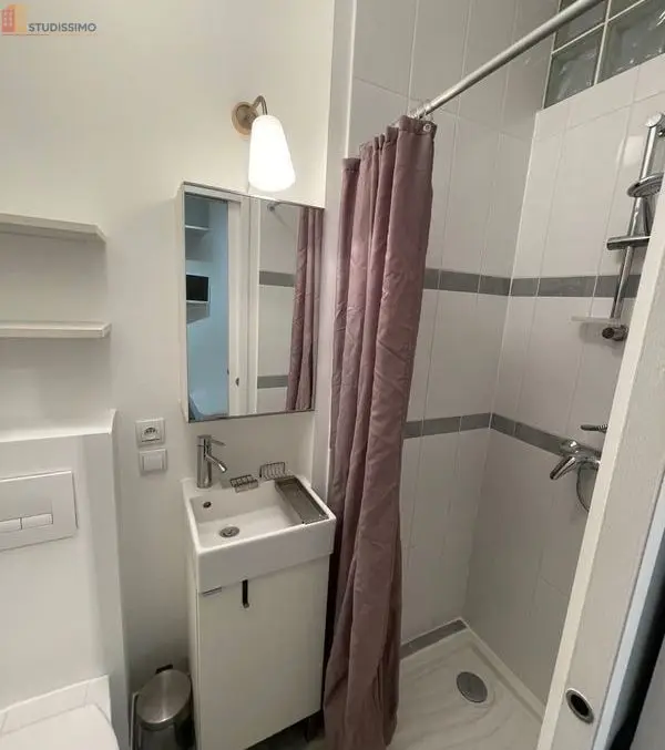 Studio meublé 14m² Poitiers centre-ville - Calme, lumineux - Photo 2