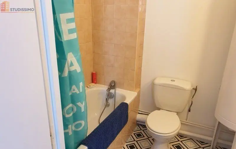 Studio 25m² Poitiers centre - Traversant, meublé - Photo 1