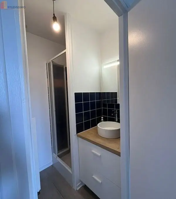 Studio meublé 19m² Poitiers centre - Lumineux, 2e étage - Photo 4