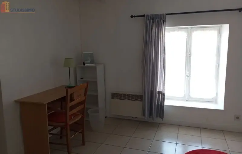 Studio meublé 26m² Poitiers - Place de parking, lumineux - Photo 1