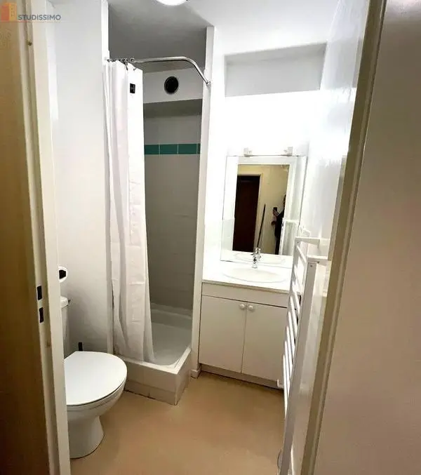 Studio meublé 27m² Poitiers - Rénové, parking - Photo 3