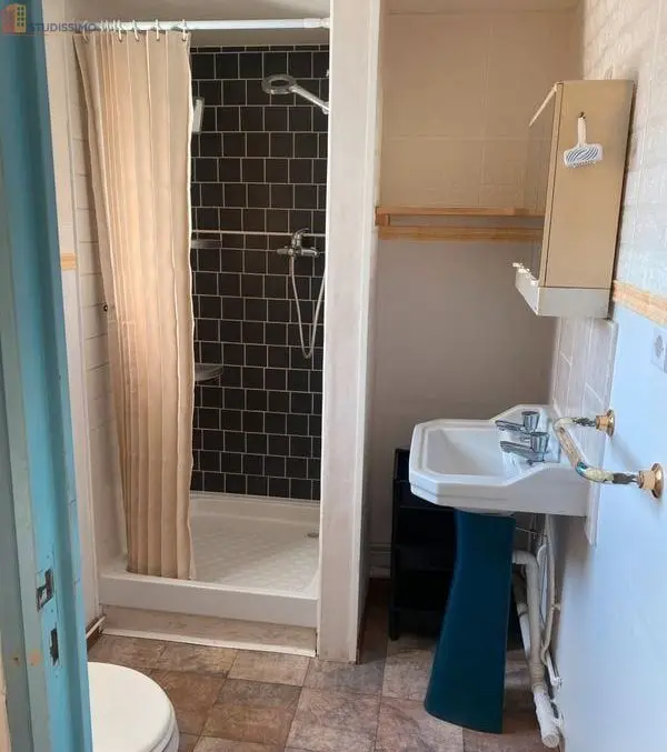 Studio meublé 30m² Châtellerault - Étage élevé, lumineux - Photo 2