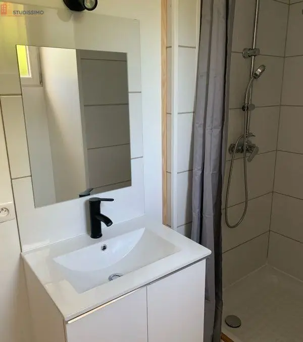 Studio meublé 25m² Montmorillon - Meublé, DPE D - Photo 2