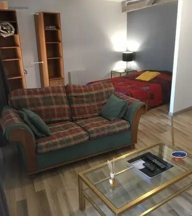 Studio meublé 34m² Lussac-les-Châteaux - Meublé, 2e étage - Photo 5