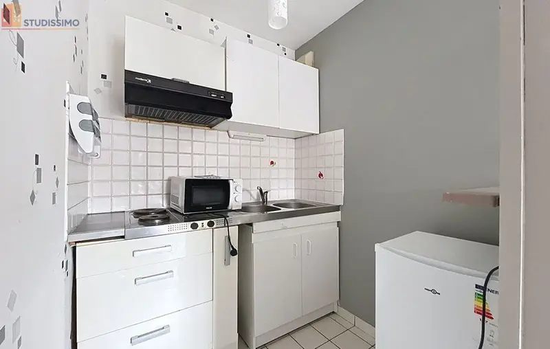 Studio meublé 21m² Épinal - Lumineux, dernier étage - Photo 2