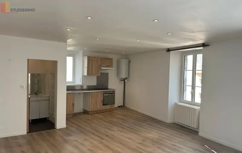 Studio 35m² Saint-Junien - DPE D, 1er étage - Photo 3