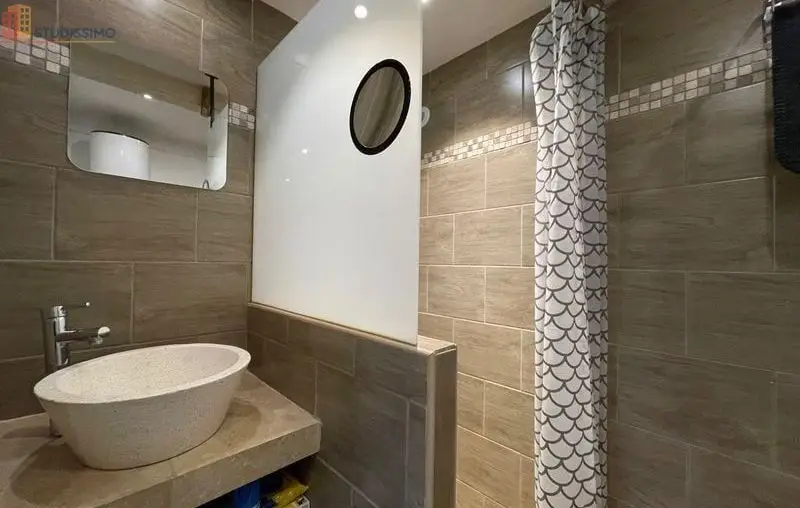 Studio 21m² Viens - (aucune caractéristique) - Photo 5