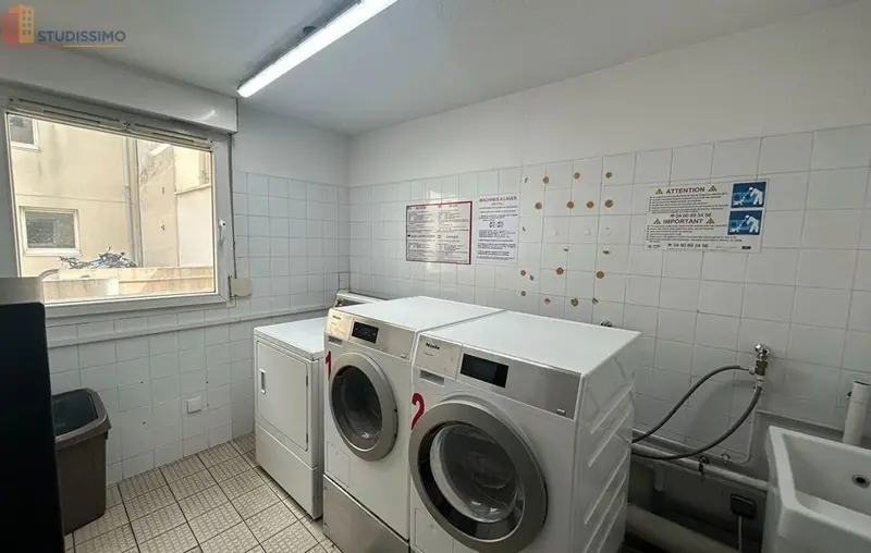 Studio 20m² Avignon centre - Étage 2/3 - Photo 1