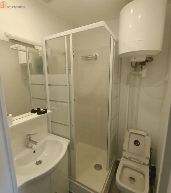 Studio meublé 11m² Neuilly-sur-Seine - Dernier étage, calme - Photo 2