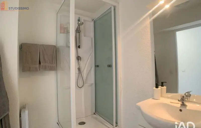 Studio 20m² Courbevoie - Meublé, étage élevé - Photo 1