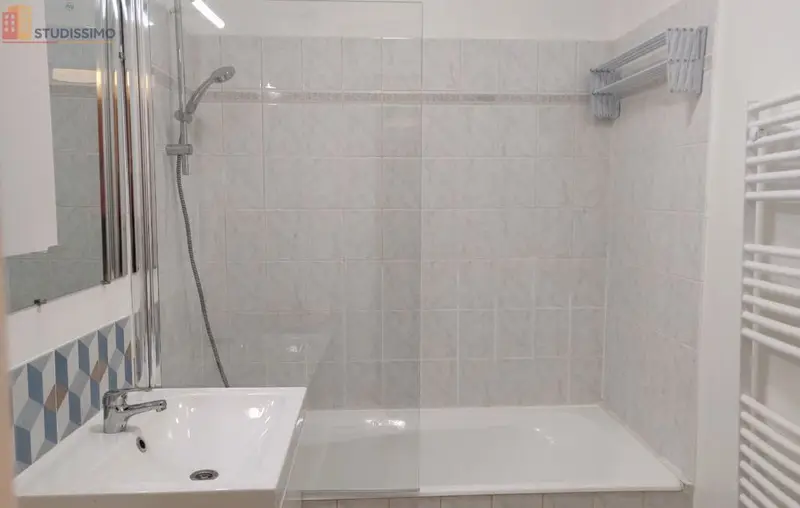 Studio 23m² Courbevoie - Balcon, meublé - Photo 2