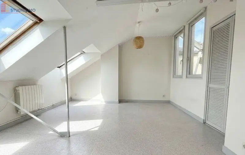 Studio 26m² Poitiers - Dernier étage, DPE D - Photo 5
