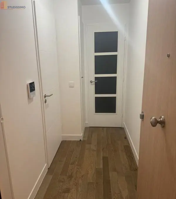 Studio 33m² Courbevoie - Meublé, balcon - Photo 2