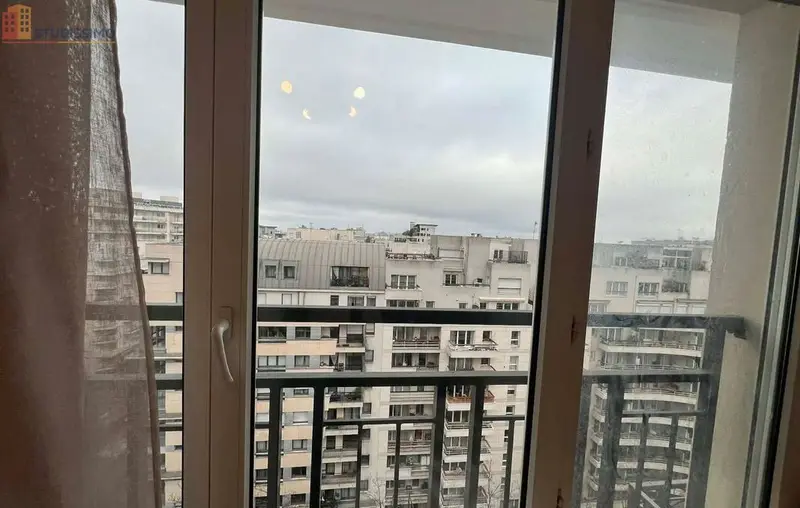 Studio meublé 28m² Courbevoie - Grand, étage élevé - Photo 2