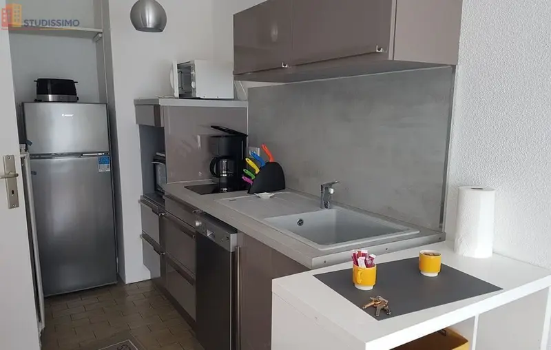 Studio meublé 30m² Neuilly-sur-Seine - Meublé, dernier étage - Photo 2
