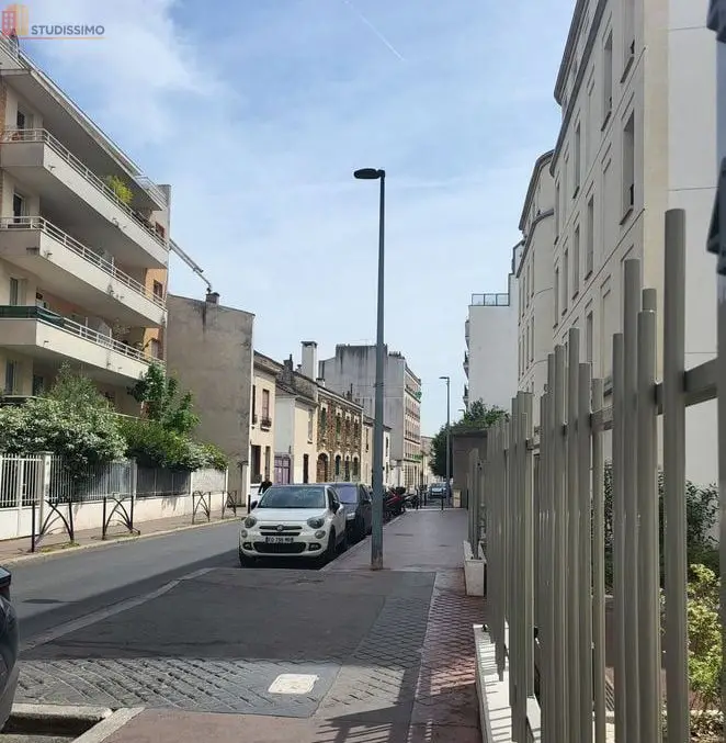 Studio 20m² Saint-Ouen-sur-Seine - Meublé, libre immédiatement - Photo 2