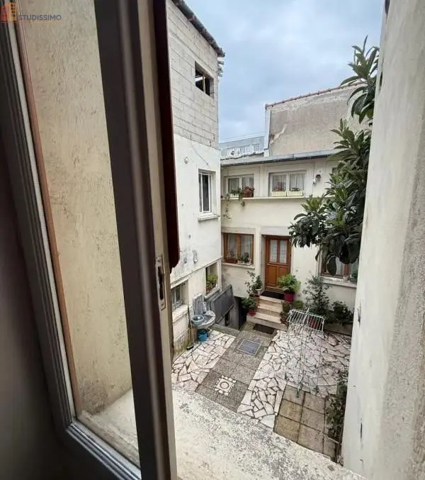Studio 35m² Saint-Ouen-sur-Seine - 1er étage - Photo 1