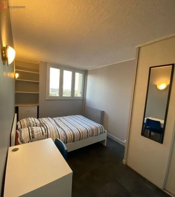 Studio meublé 12m² Saint-Denis 93200 - Lumineux, étage élevé - Photo 3