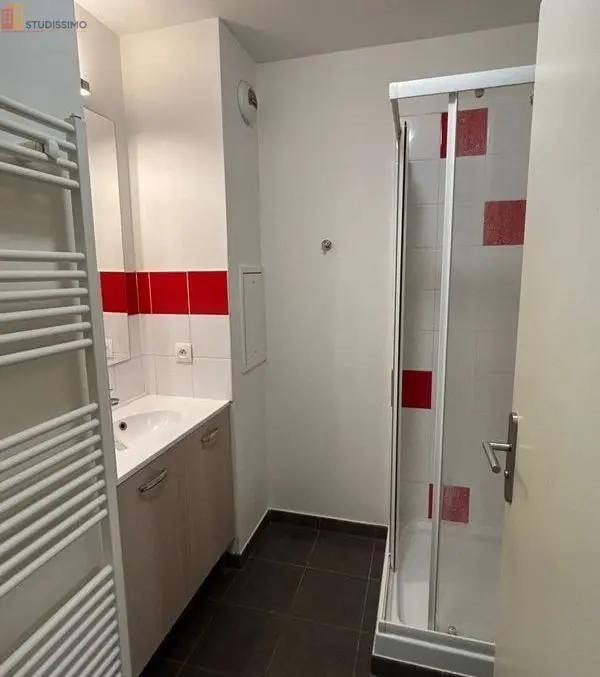 Studio meublé 20m² Aubervilliers - Meublé, 2e étage - Photo 2