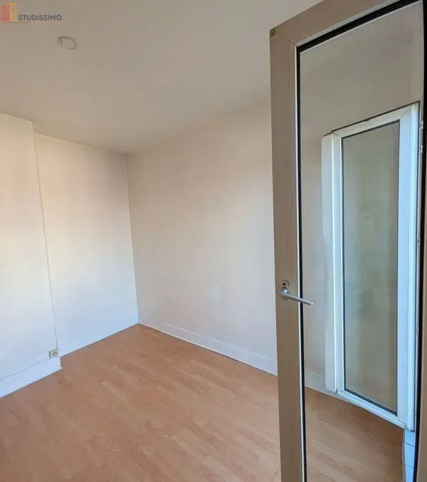 Studio 20m² La Courneuve 93120 - Dernier étage, balcon - Photo 1