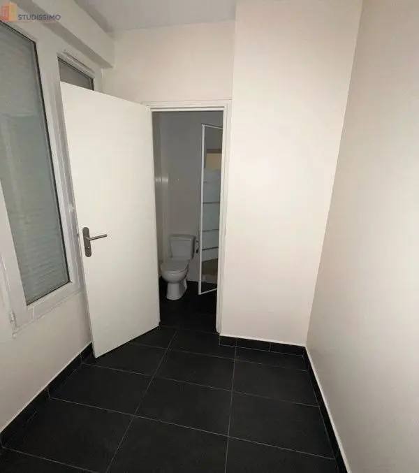 Studio 27m² Saint-Ouen-sur-Seine - Rez-de-chaussée, proche métros 13/14 - Photo 1