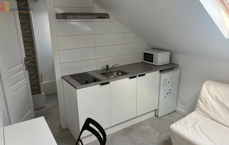 Studio meublé 13m² Saint-Maur-des-Fossés - Lumineux, 5e étage - Photo 2