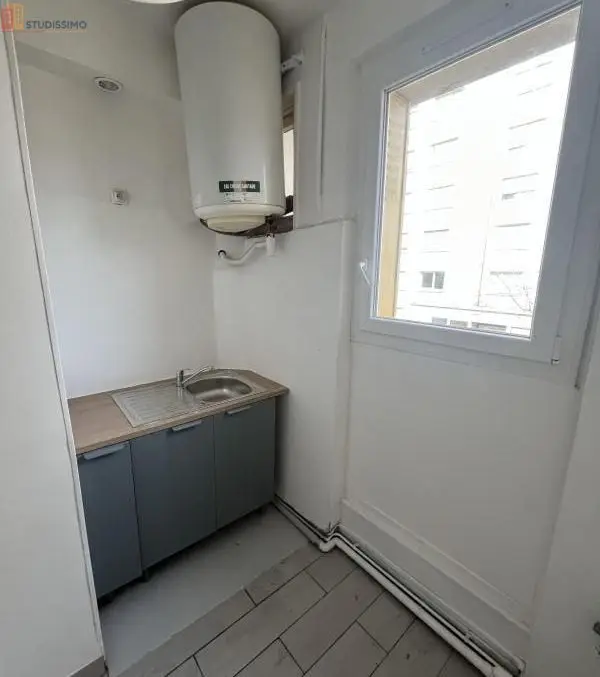 Studio 22m² Ivry-sur-Seine - 1ère étage, lumineux - Photo 3