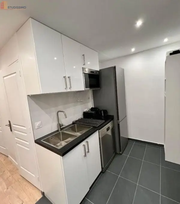 Studio meublé 9m² Cergy - Calme, en étage élevé - Photo 6