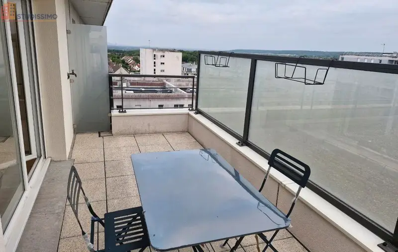 Studio meublé 29m² Cergy - Parking, proche gare - Photo 1