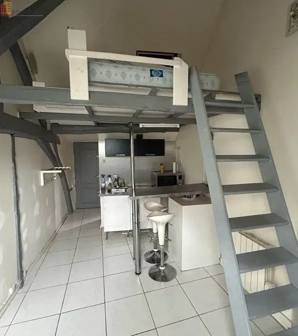 Studio meublé 17m² Pontoise centre - Mezzanine, lumineux - Photo 1