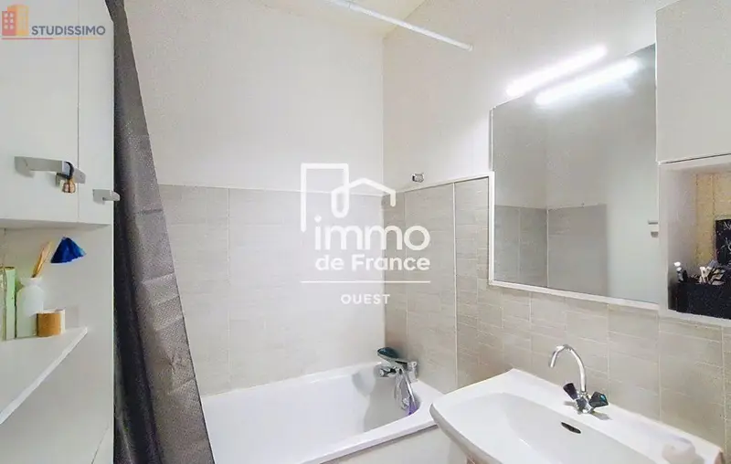 Studio 33m² La Roche-sur-Yon - Dernier étage, lumineux - Photo 1
