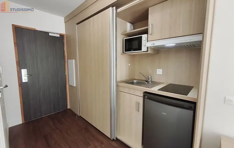 Studio 21m² La Roche-sur-Yon - Dernier étage, lumineux - Photo 2
