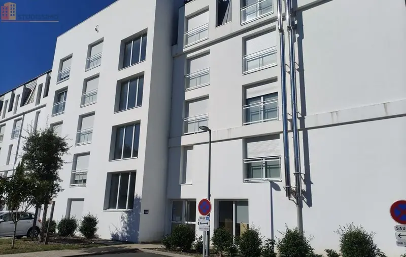 Studio 21m² La Roche-sur-Yon - Dernier étage, lumineux - Photo 1